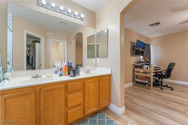 5857 Rainbow Bridge Drive, Las Vegas, NV 89142