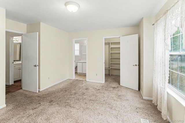 4228 Thom Street, Burton, MI 48509
