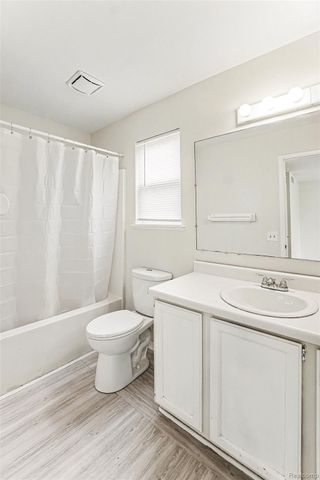 4228 Thom Street, Burton, MI 48509
