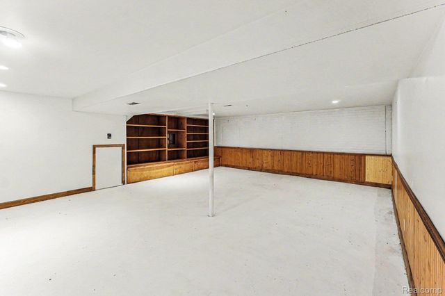 4228 Thom Street, Burton, MI 48509