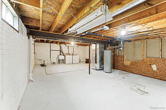 4228 Thom Street, Burton, MI 48509