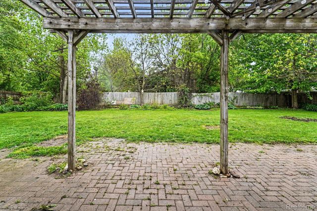 4228 Thom Street, Burton, MI 48509