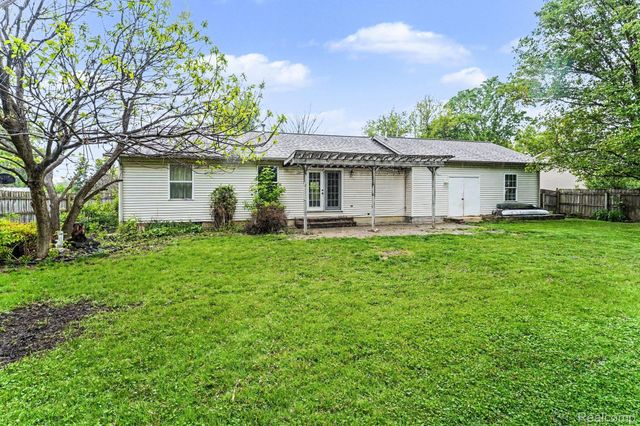 4228 Thom Street, Burton, MI 48509