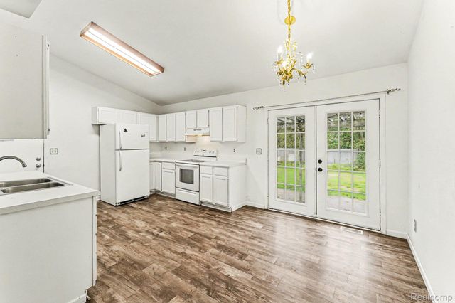 4228 Thom Street, Burton, MI 48509