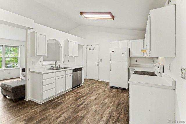 4228 Thom Street, Burton, MI 48509