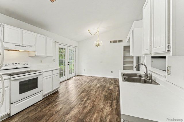 4228 Thom Street, Burton, MI 48509