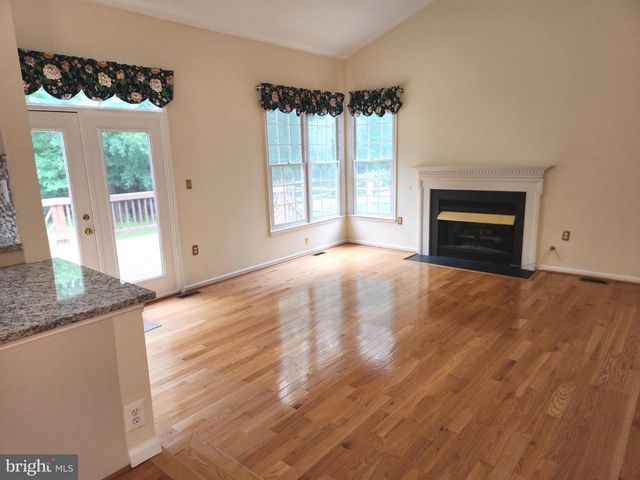 21218 EDGEWOOD CT, Sterling, VA 20165