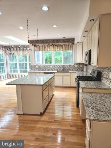 21218 EDGEWOOD CT, Sterling, VA 20165