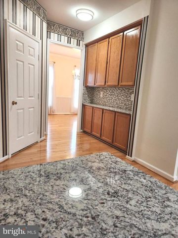 21218 EDGEWOOD CT, Sterling, VA 20165