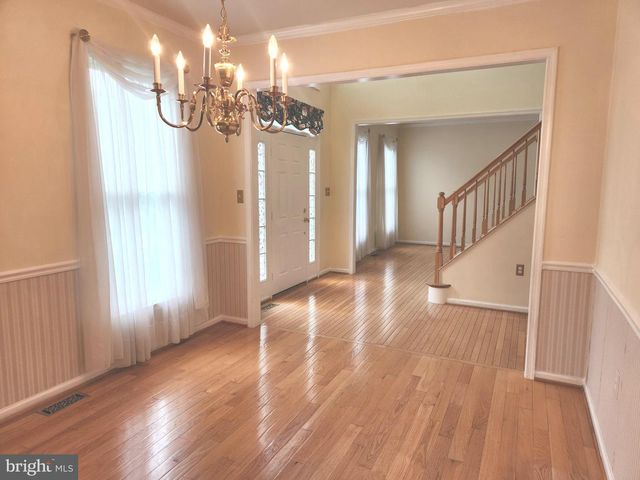 21218 EDGEWOOD CT, Sterling, VA 20165