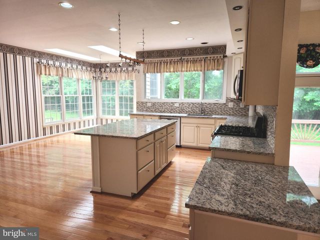 21218 EDGEWOOD CT, Sterling, VA 20165