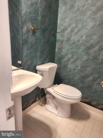 21218 EDGEWOOD CT, Sterling, VA 20165