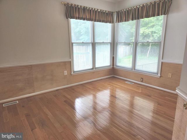 21218 EDGEWOOD CT, Sterling, VA 20165