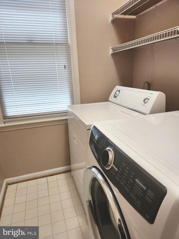 21218 EDGEWOOD CT, Sterling, VA 20165