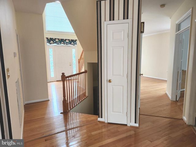 21218 EDGEWOOD CT, Sterling, VA 20165