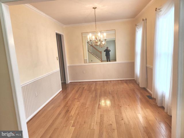 21218 EDGEWOOD CT, Sterling, VA 20165