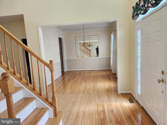 21218 EDGEWOOD CT, Sterling, VA 20165