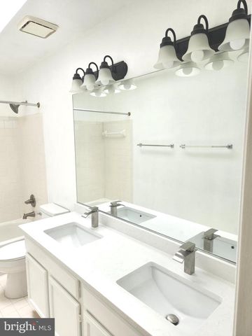 21218 EDGEWOOD CT, Sterling, VA 20165