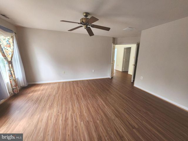 21218 EDGEWOOD CT, Sterling, VA 20165