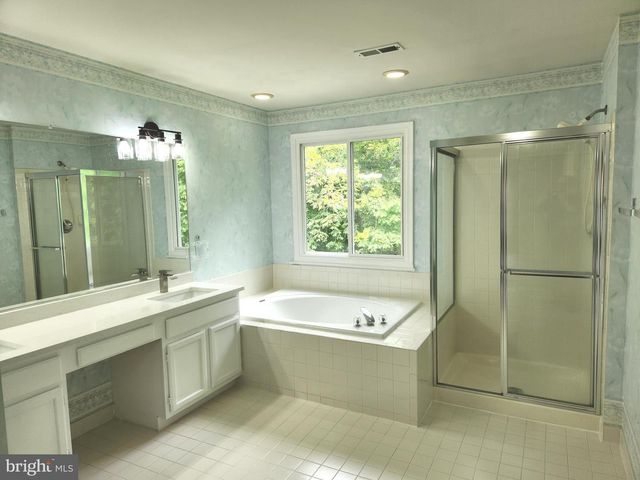 21218 EDGEWOOD CT, Sterling, VA 20165