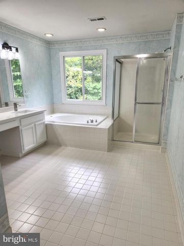 21218 EDGEWOOD CT, Sterling, VA 20165
