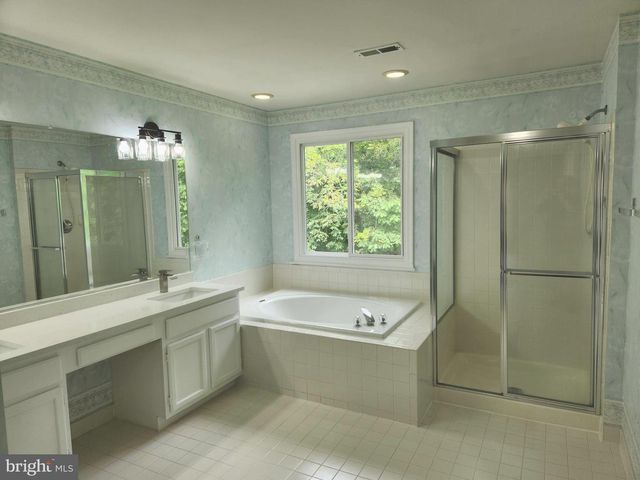 21218 EDGEWOOD CT, Sterling, VA 20165