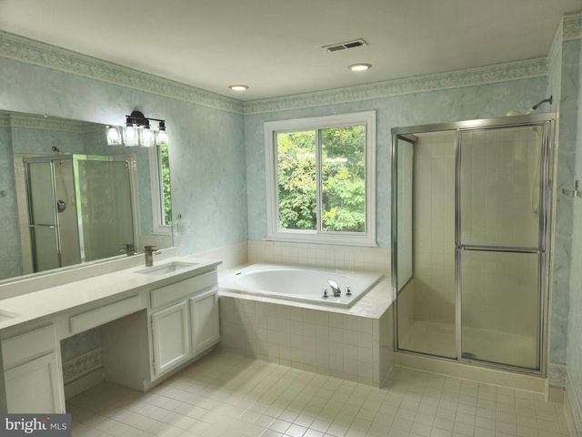 21218 EDGEWOOD CT, Sterling, VA 20165