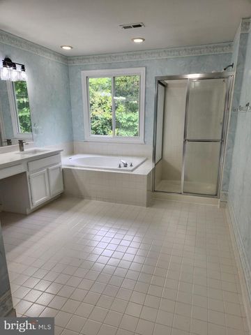 21218 EDGEWOOD CT, Sterling, VA 20165
