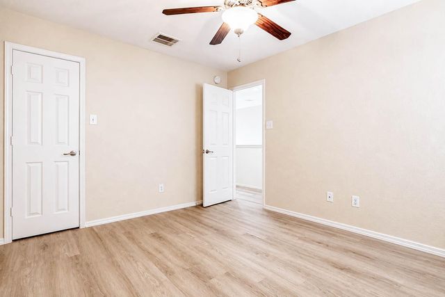 10311 Whisper Bluff Drive, Humble, TX 77396