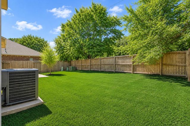 10311 Whisper Bluff Drive, Humble, TX 77396