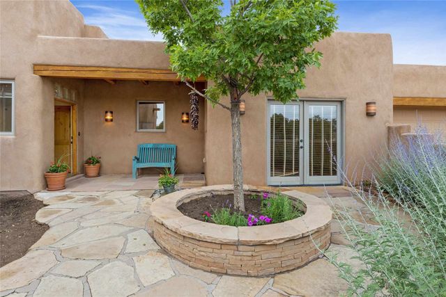 5 Rico Court, Santa Fe, NM 87508