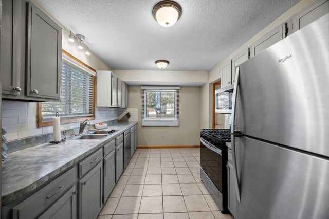 4240 Braddock Trail, Eagan, MN 55123