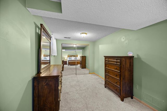 4240 Braddock Trail, Eagan, MN 55123