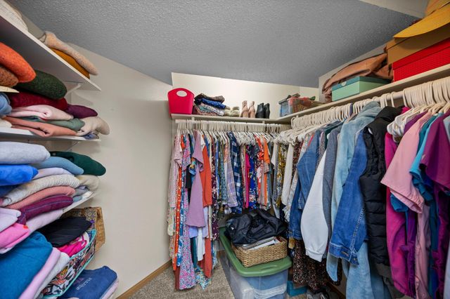 4240 Braddock Trail, Eagan, MN 55123