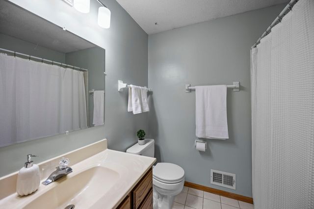 4240 Braddock Trail, Eagan, MN 55123