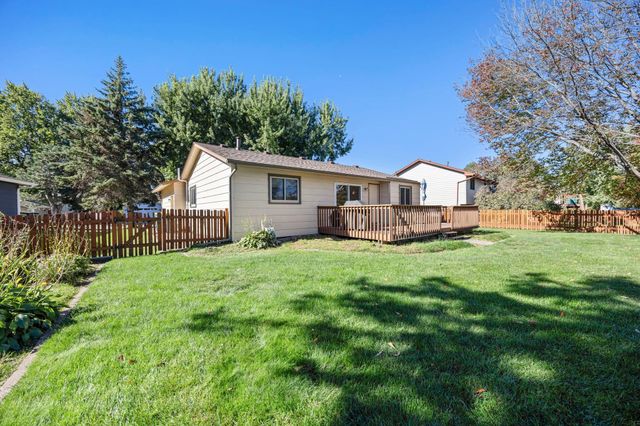 4240 Braddock Trail, Eagan, MN 55123