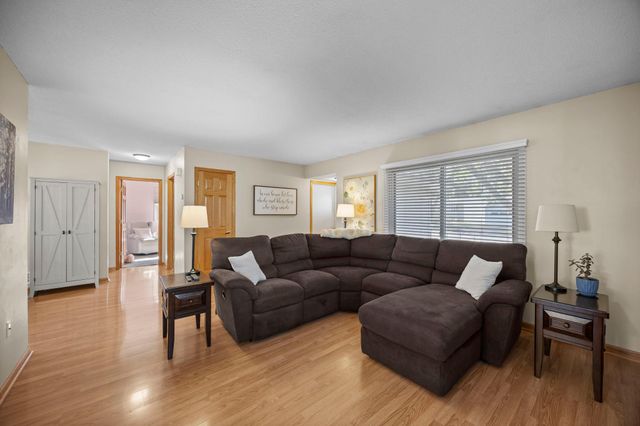 4240 Braddock Trail, Eagan, MN 55123