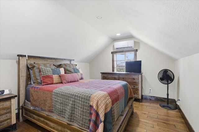 2015 S Farm Road 107, Springfield, MO 65802