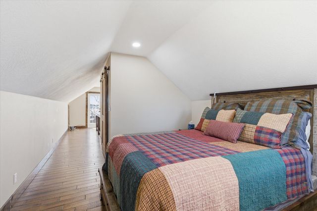 2015 S Farm Road 107, Springfield, MO 65802