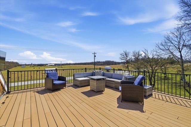 2015 S Farm Road 107, Springfield, MO 65802