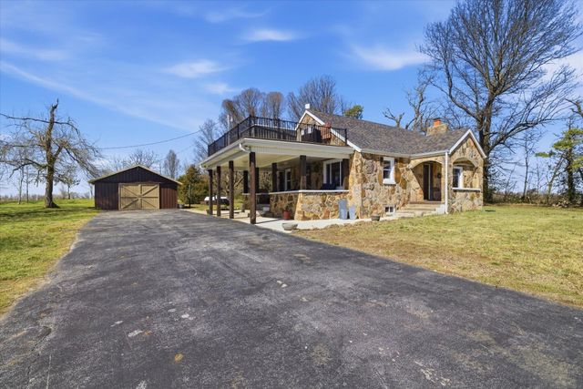 2015 S Farm Road 107, Springfield, MO 65802