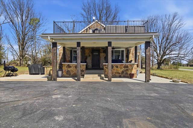 2015 S Farm Road 107, Springfield, MO 65802