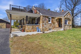 2015 S Farm Road 107, Springfield, MO 65802