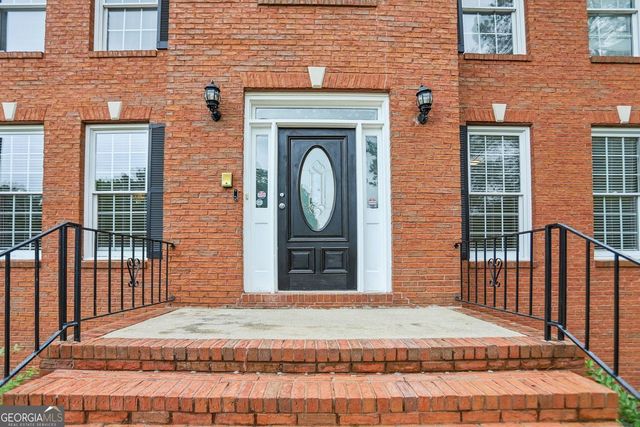 1811 Lake Cove Drive SW, Atlanta, GA 30331