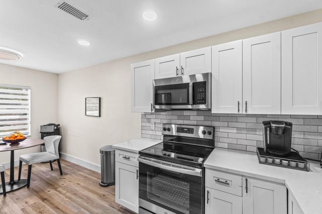 18 Stratford Drive Unit E, Boynton Beach, FL 33436
