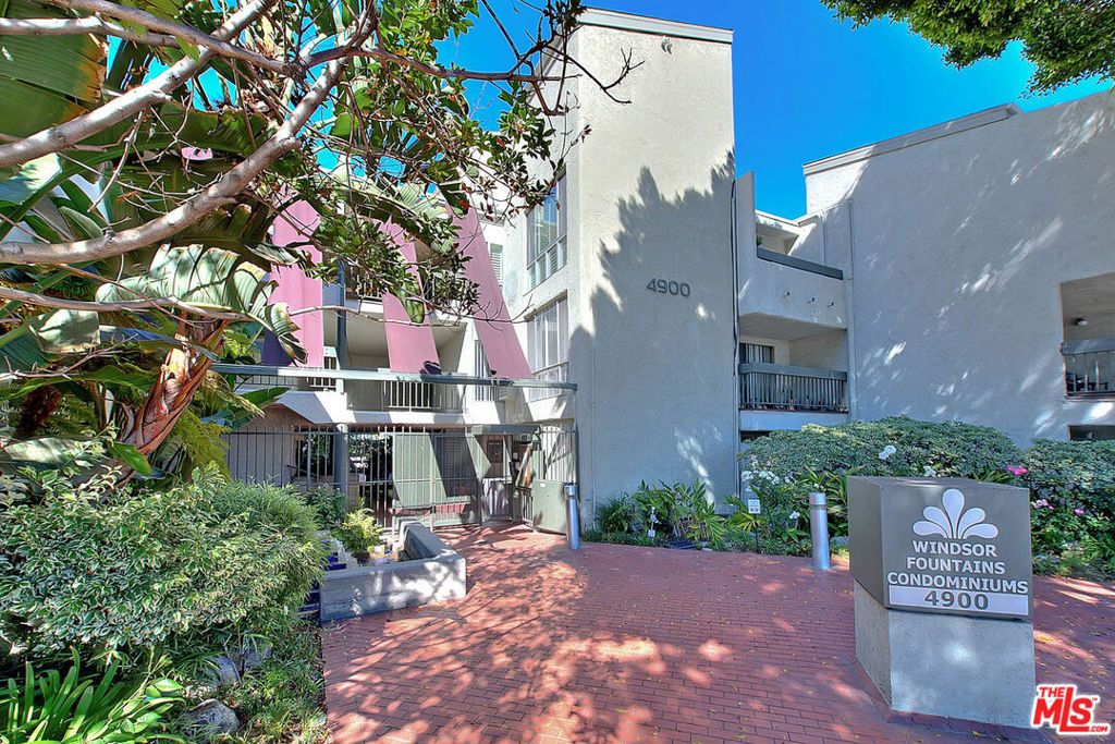 Image 1 of property listing at 4900 Overland Avenue 274, Culver City, CA 90230