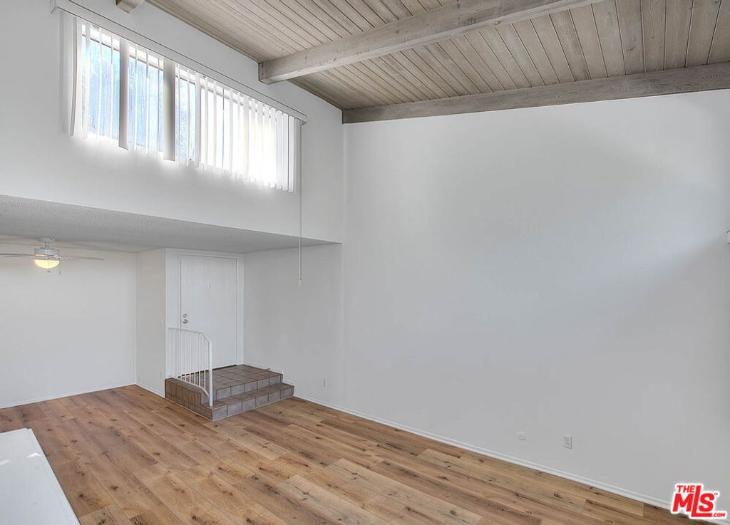 Image 12 of property listing at 4900 Overland Avenue 274, Culver City, CA 90230