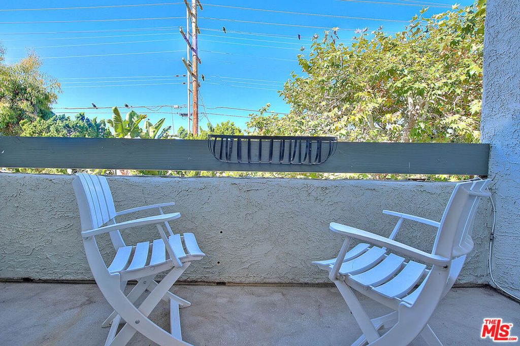 Image 13 of property listing at 4900 Overland Avenue 274, Culver City, CA 90230