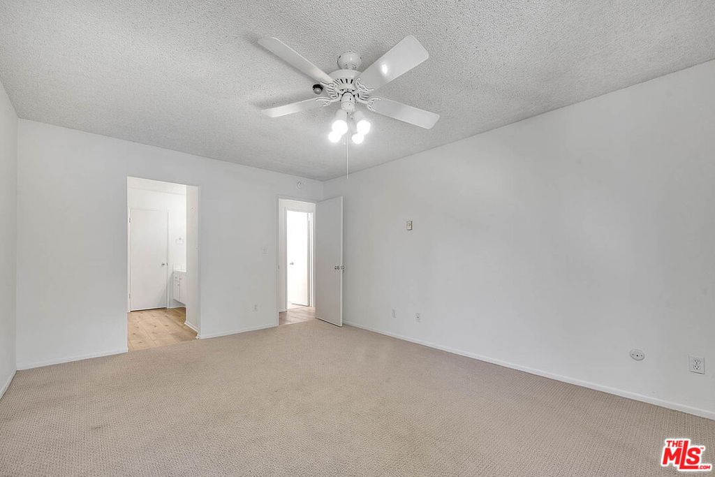 Image 19 of property listing at 4900 Overland Avenue 274, Culver City, CA 90230