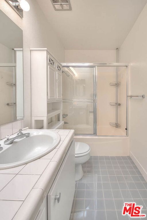 Image 24 of property listing at 4900 Overland Avenue 274, Culver City, CA 90230